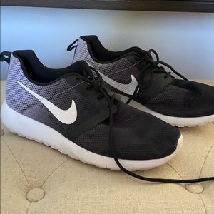 Nike Roshe Run’s